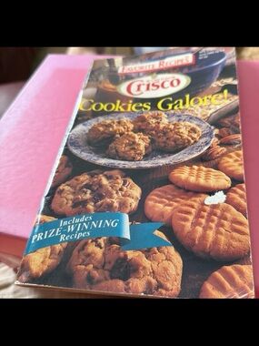 Cisco Cookies Galore Cookbook - Pink and Brown Cover